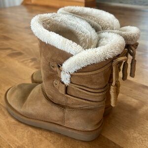 Arizona ugg-style boots women size 6